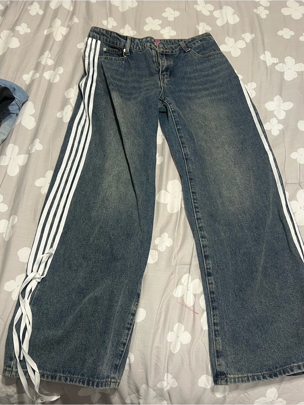 Edikted Dark Blue Boyfriend Jeans with White Side Stripes